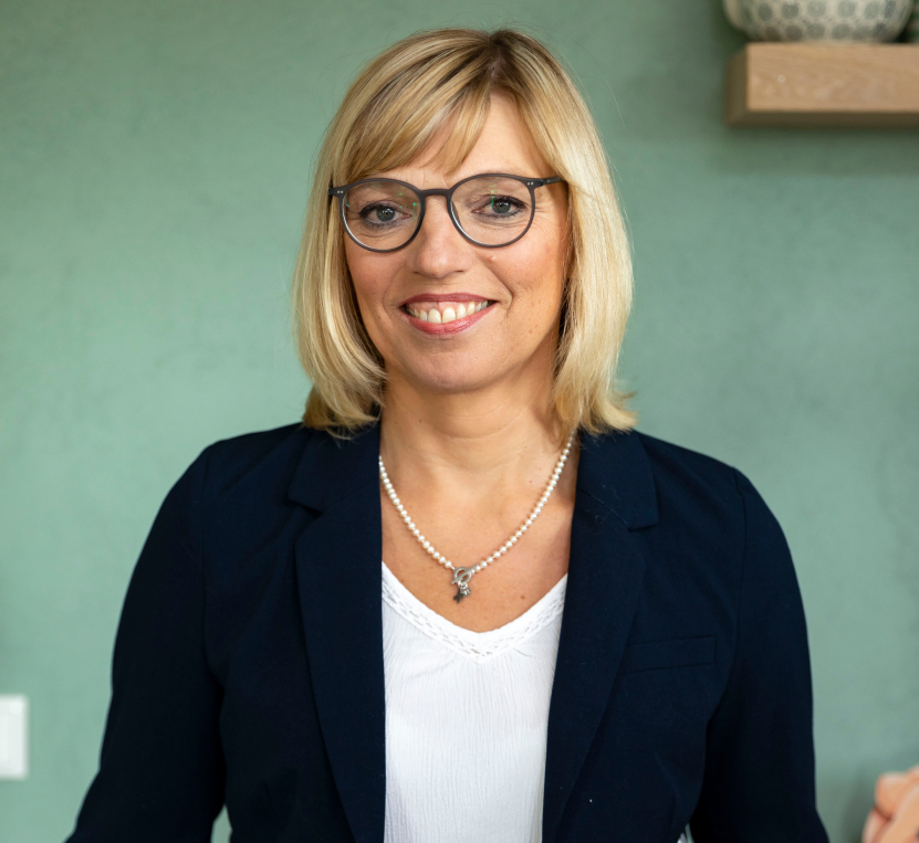 Frau mit Brille